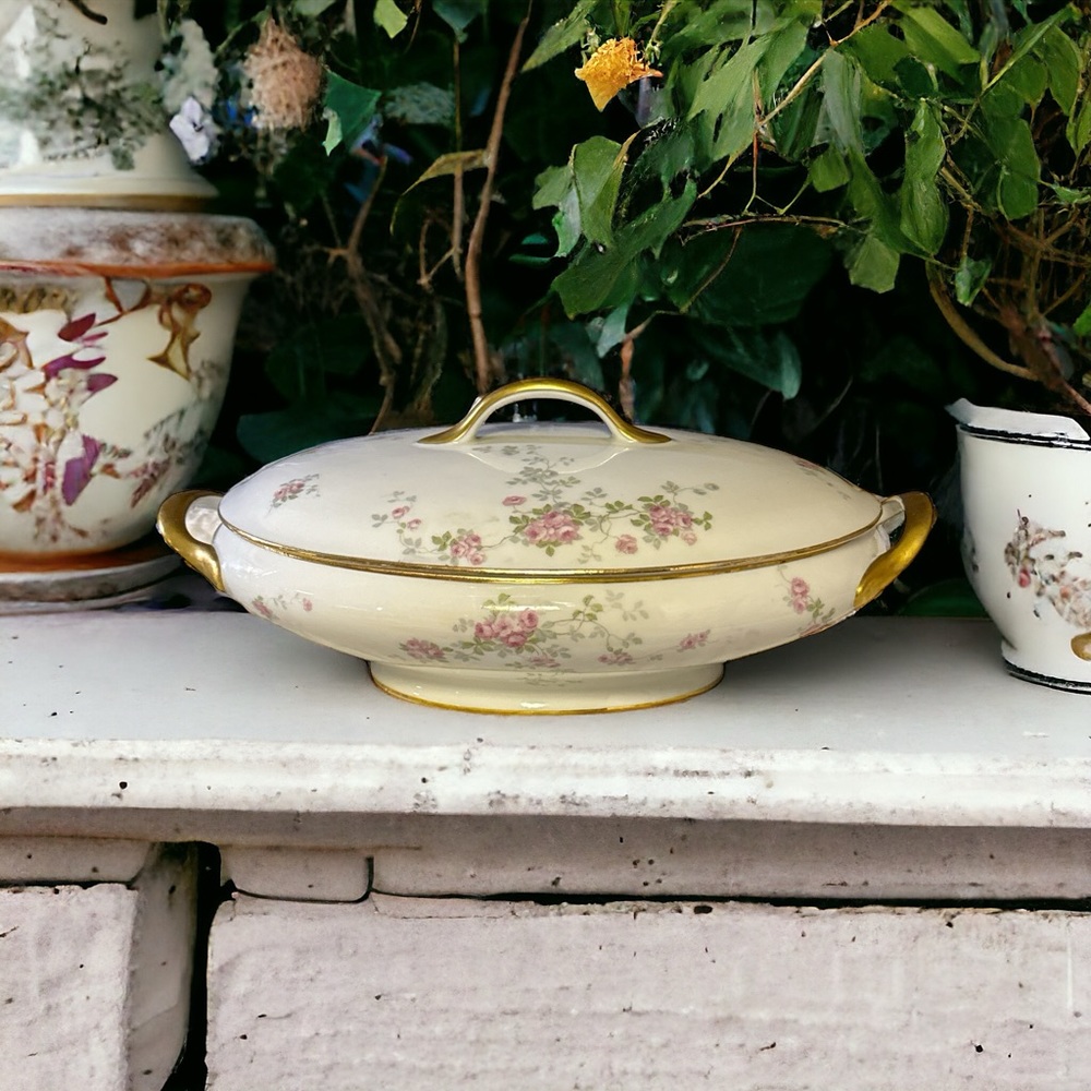 Limoges U.C France Oval Covered Vegetable Dish 10”, Gold Handles & Trim, Floral